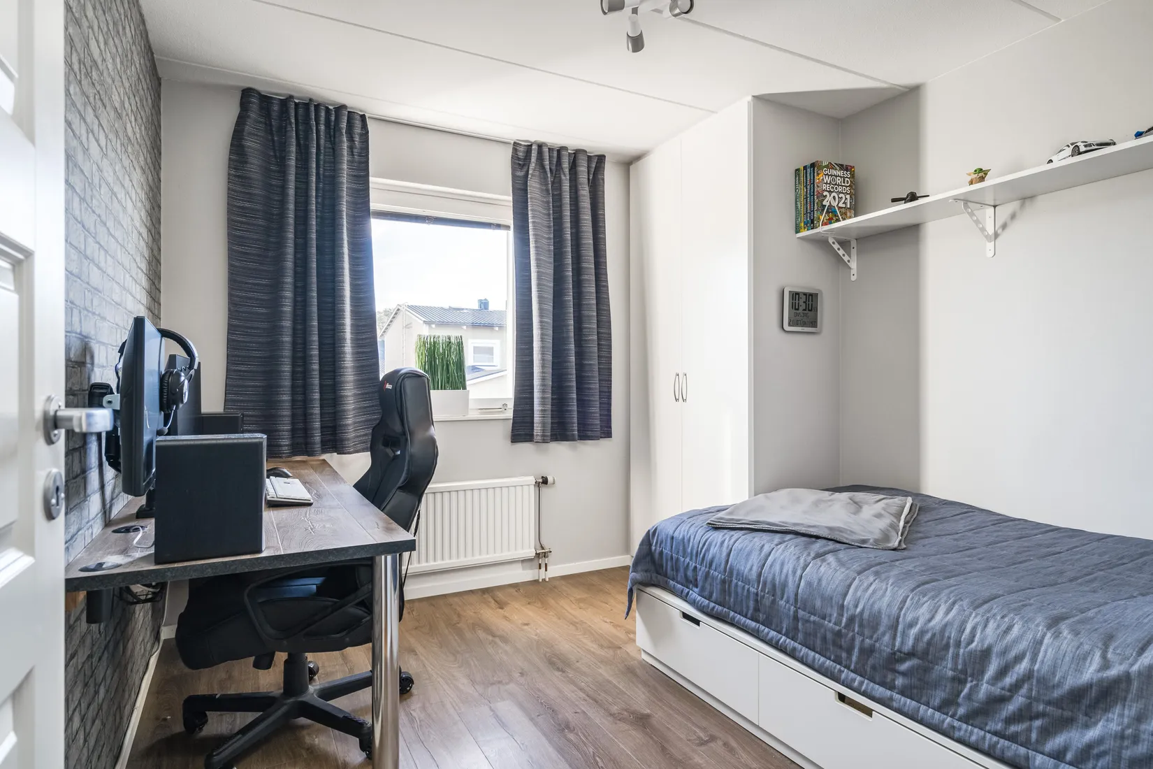 Radhus, Albert Engströms gata 60, Klockaretorpet, Norrköping