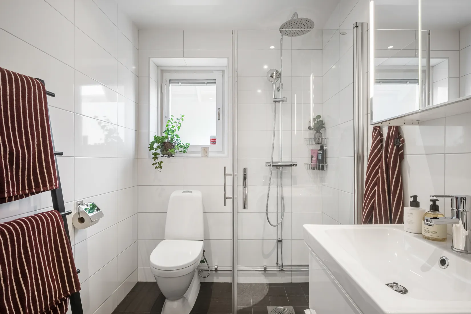 Radhus, Manhemsvägen 26, Skuru, Nacka