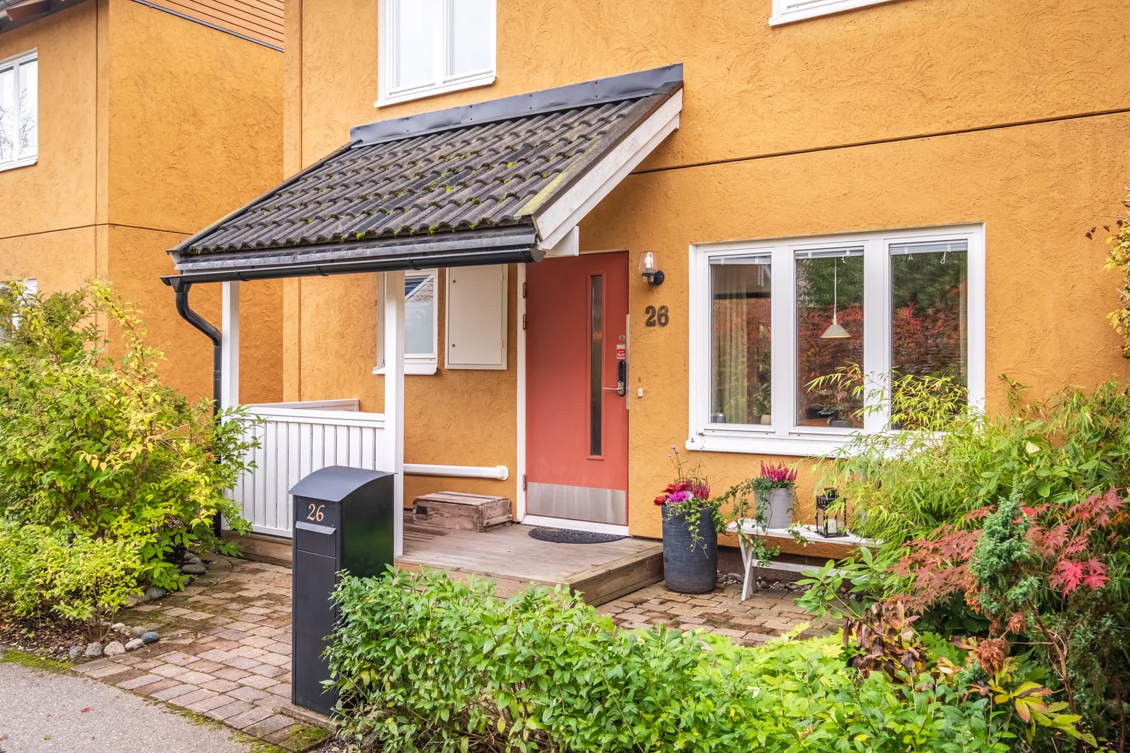 Radhus, Manhemsvägen 26, Skuru, Nacka