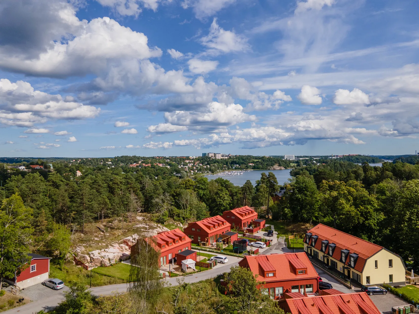 Radhus, Rådans gårdsväg 64, Silverdal, Sollentuna