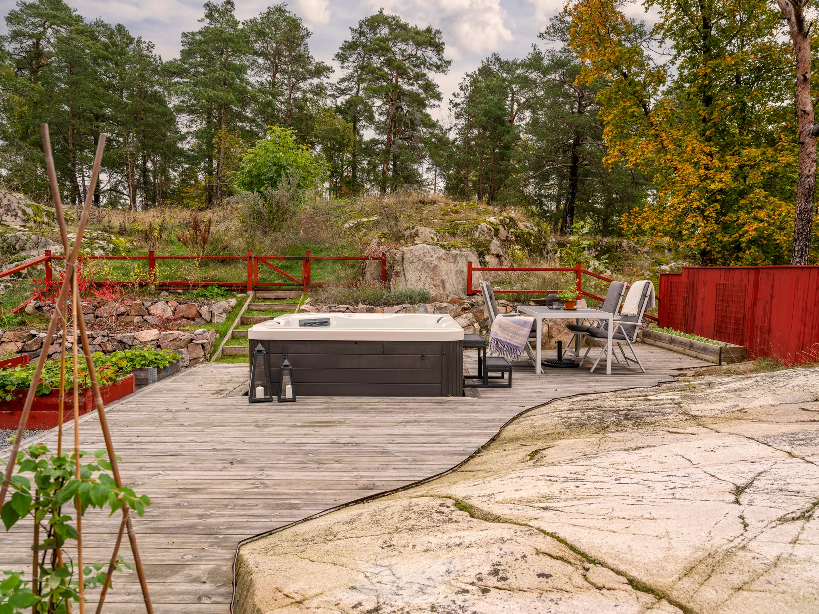 Radhus, Rådans gårdsväg 64, Silverdal, Sollentuna