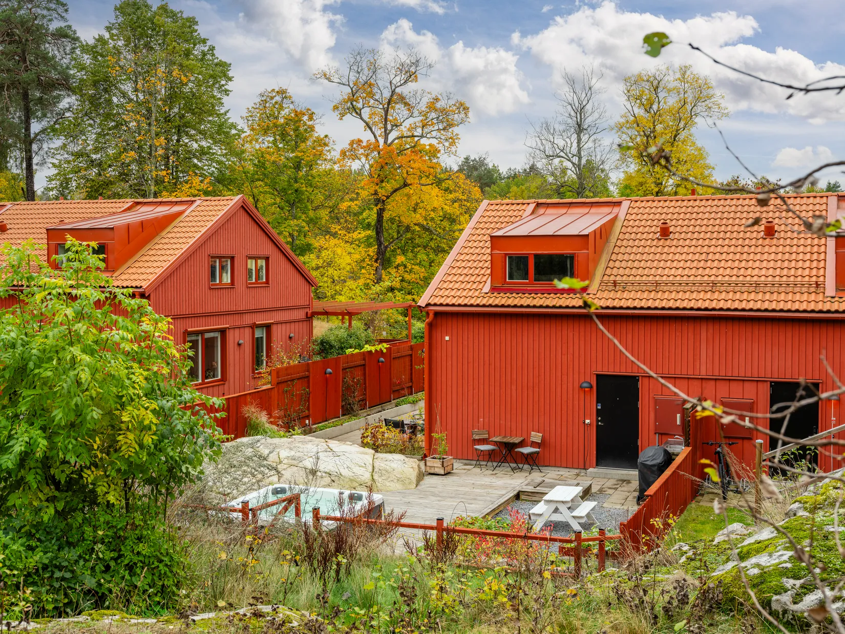 Radhus, Rådans gårdsväg 64, Silverdal, Sollentuna