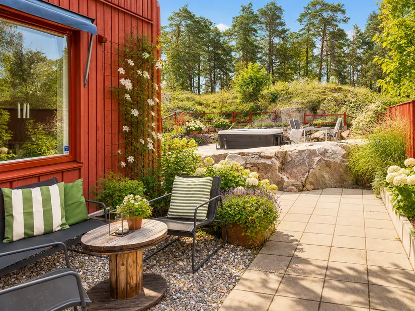 Radhus, Rådans gårdsväg 64, Silverdal, Sollentuna