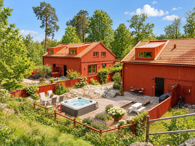 Radhus, Rådans gårdsväg 64, Silverdal, Sollentuna