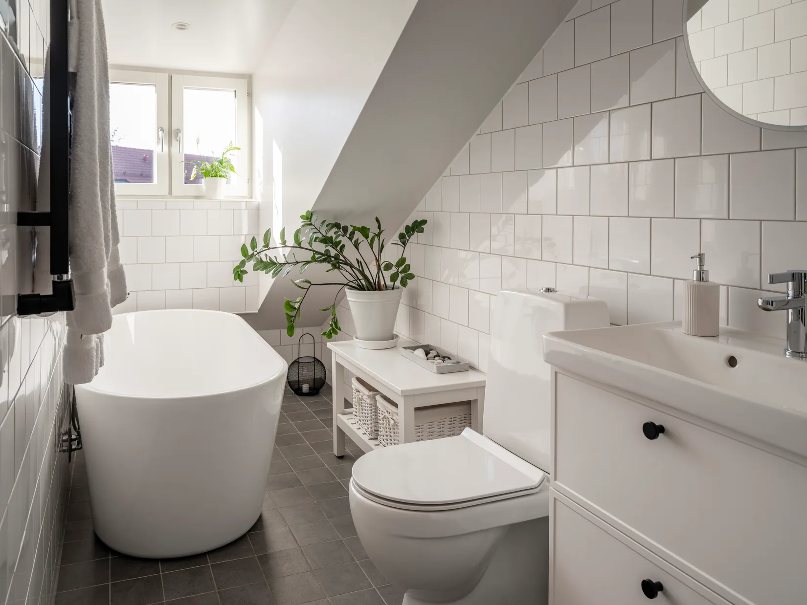 Radhus, Rådans gårdsväg 64, Silverdal, Sollentuna