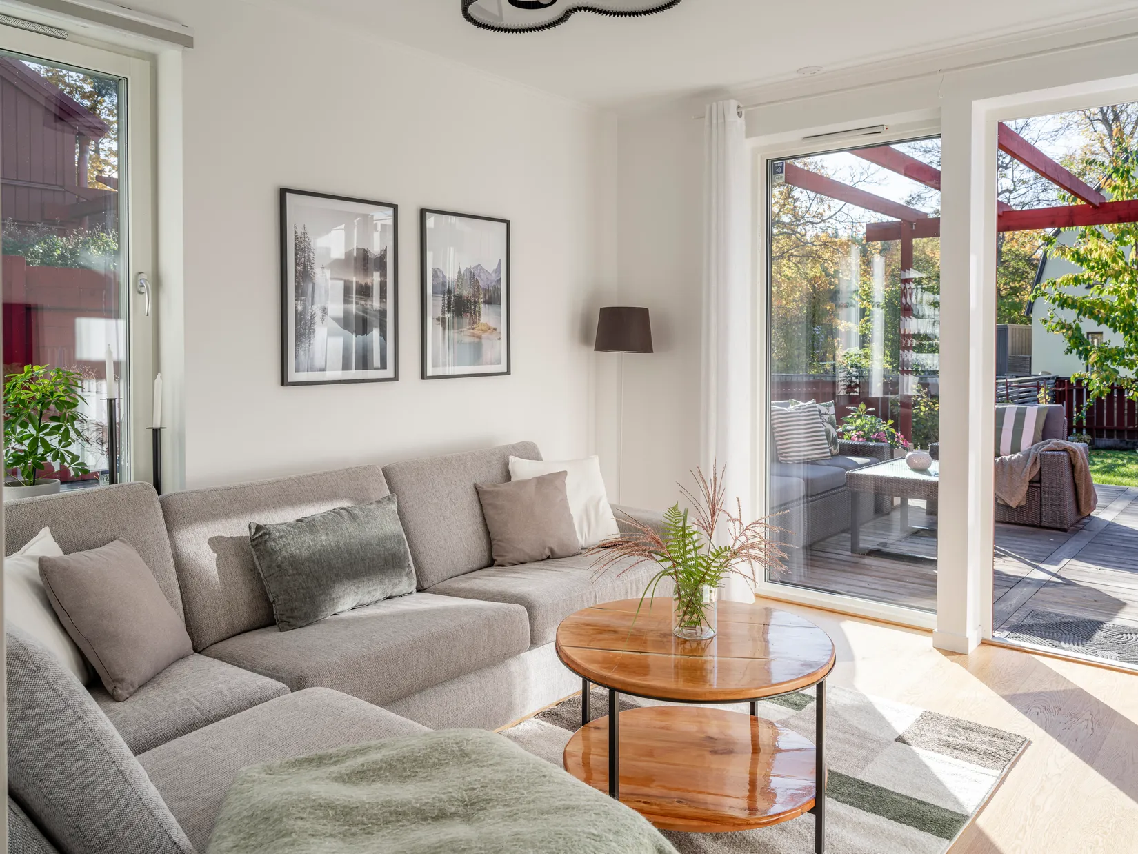Radhus, Rådans gårdsväg 64, Silverdal, Sollentuna