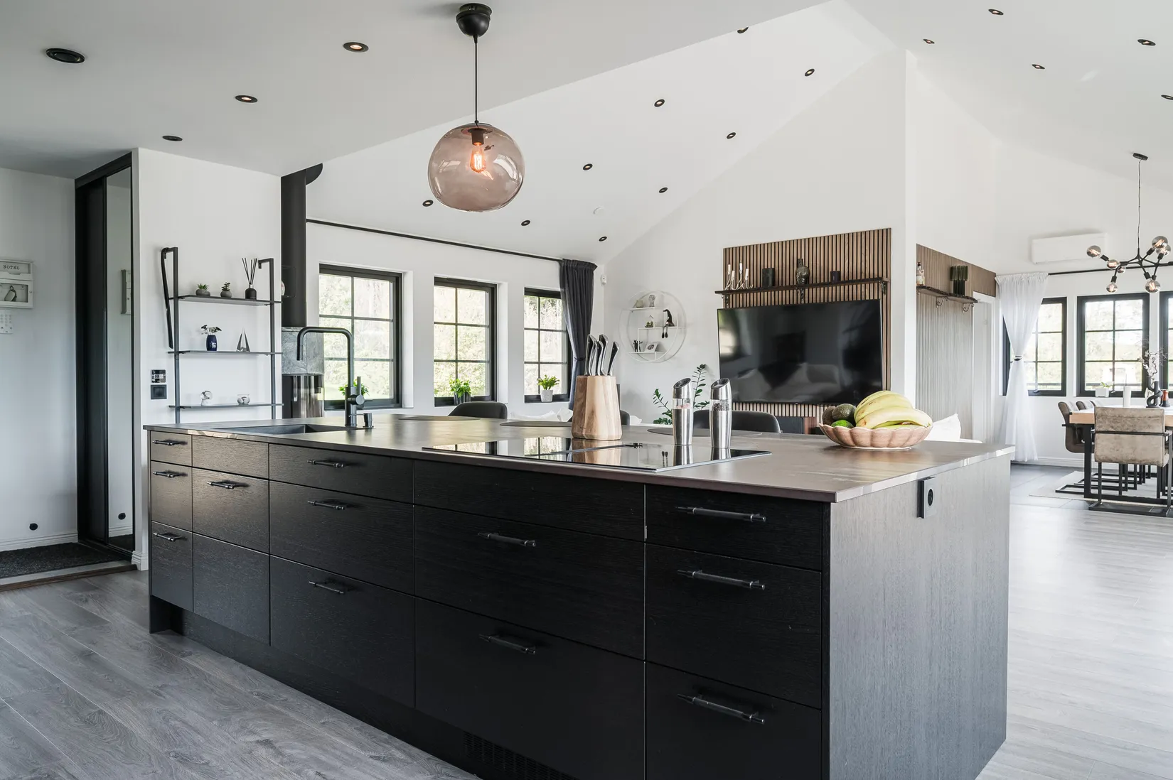 Villa, Torpas väg 3, Hyssna, Mark