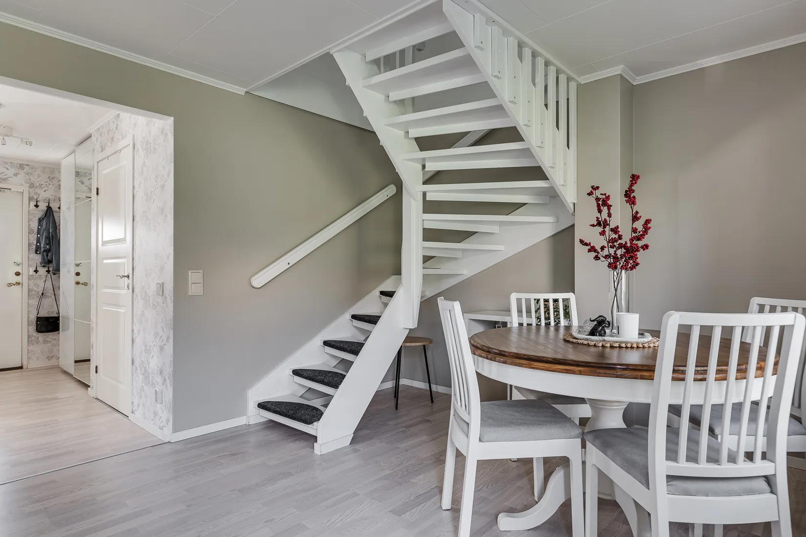 Radhus, Karlsborgsvägen 17, Sundveda, Sigtuna