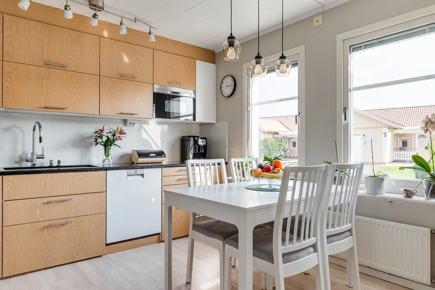 Radhus, Karlsborgsvägen 17, Sundveda, Sigtuna