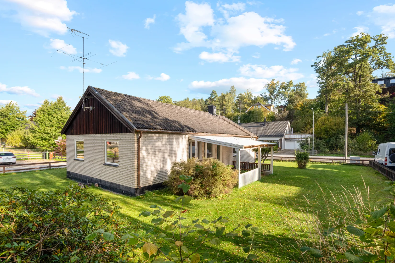 Villa, Storängsstigen 10, Kynäs/Hörningsnäs - nära sjön Trehörningen, Huddinge
