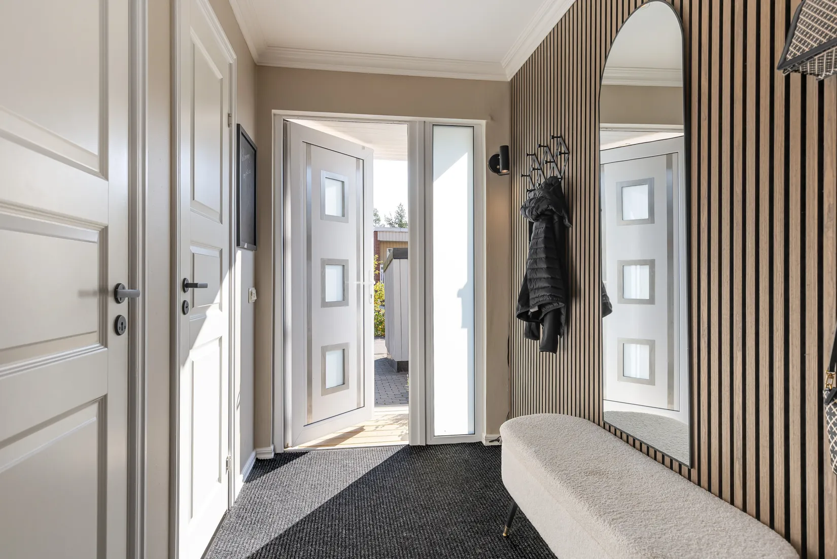 Radhus, Vallbyvägen 52A, Strängnäs