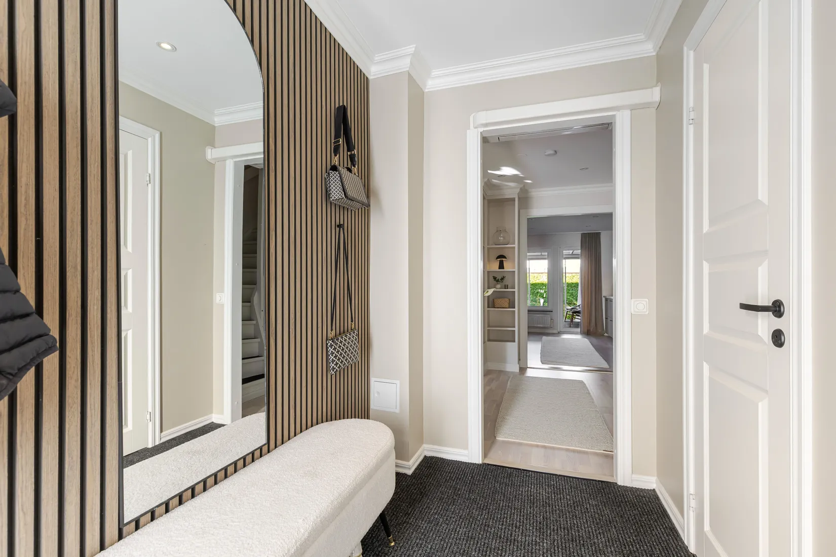 Radhus, Vallbyvägen 52A, Strängnäs