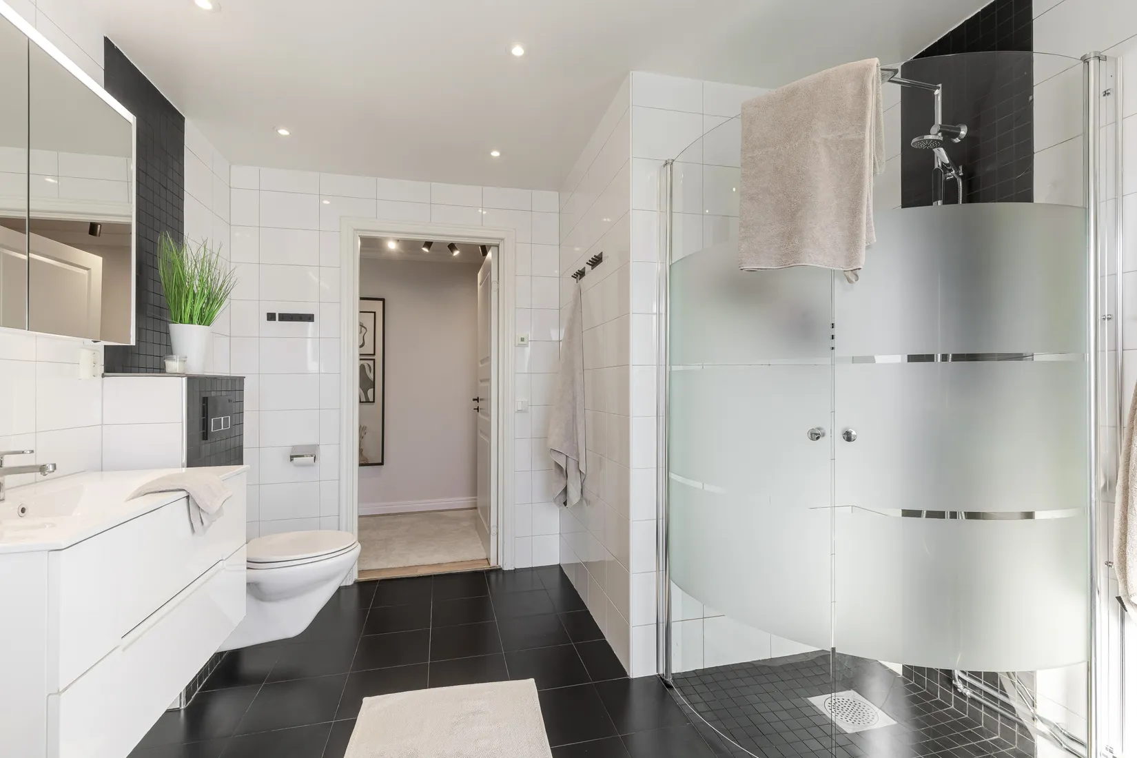 Radhus, Vallbyvägen 52A, Strängnäs
