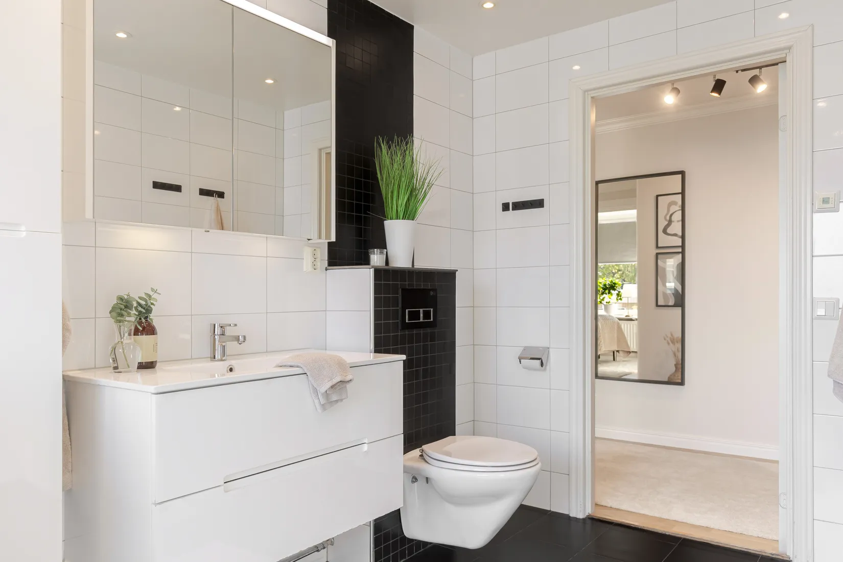 Radhus, Vallbyvägen 52A, Strängnäs