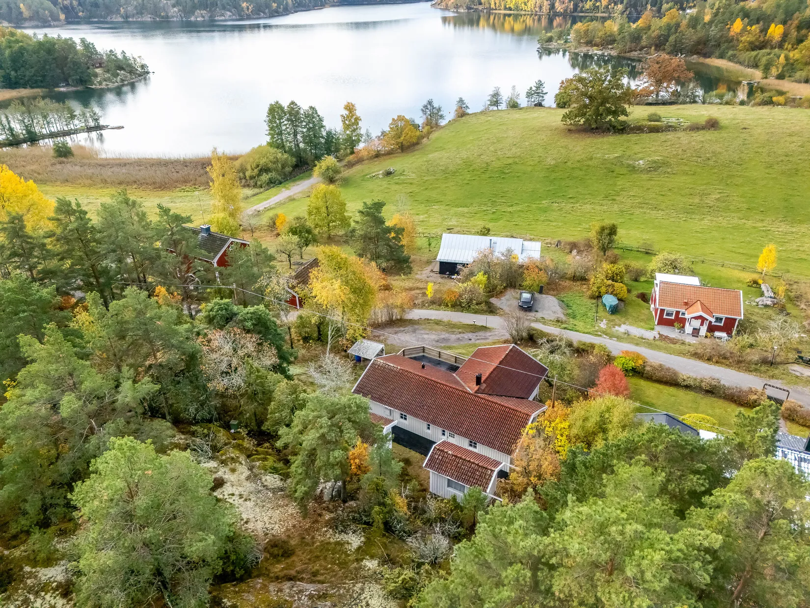 Villa, Kömneviksvägen 9, Kömnevik vid sjön Yxningen, Valdemarsvik