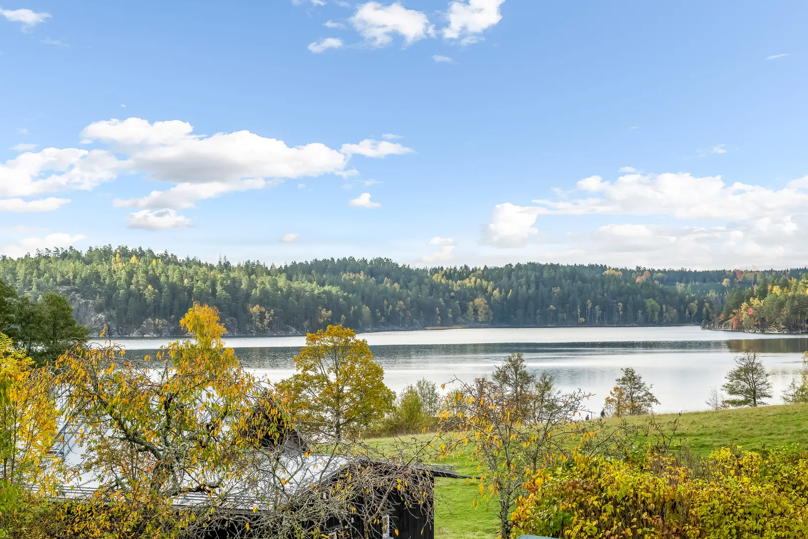 Villa, Kömneviksvägen 9, Kömnevik vid sjön Yxningen, Valdemarsvik