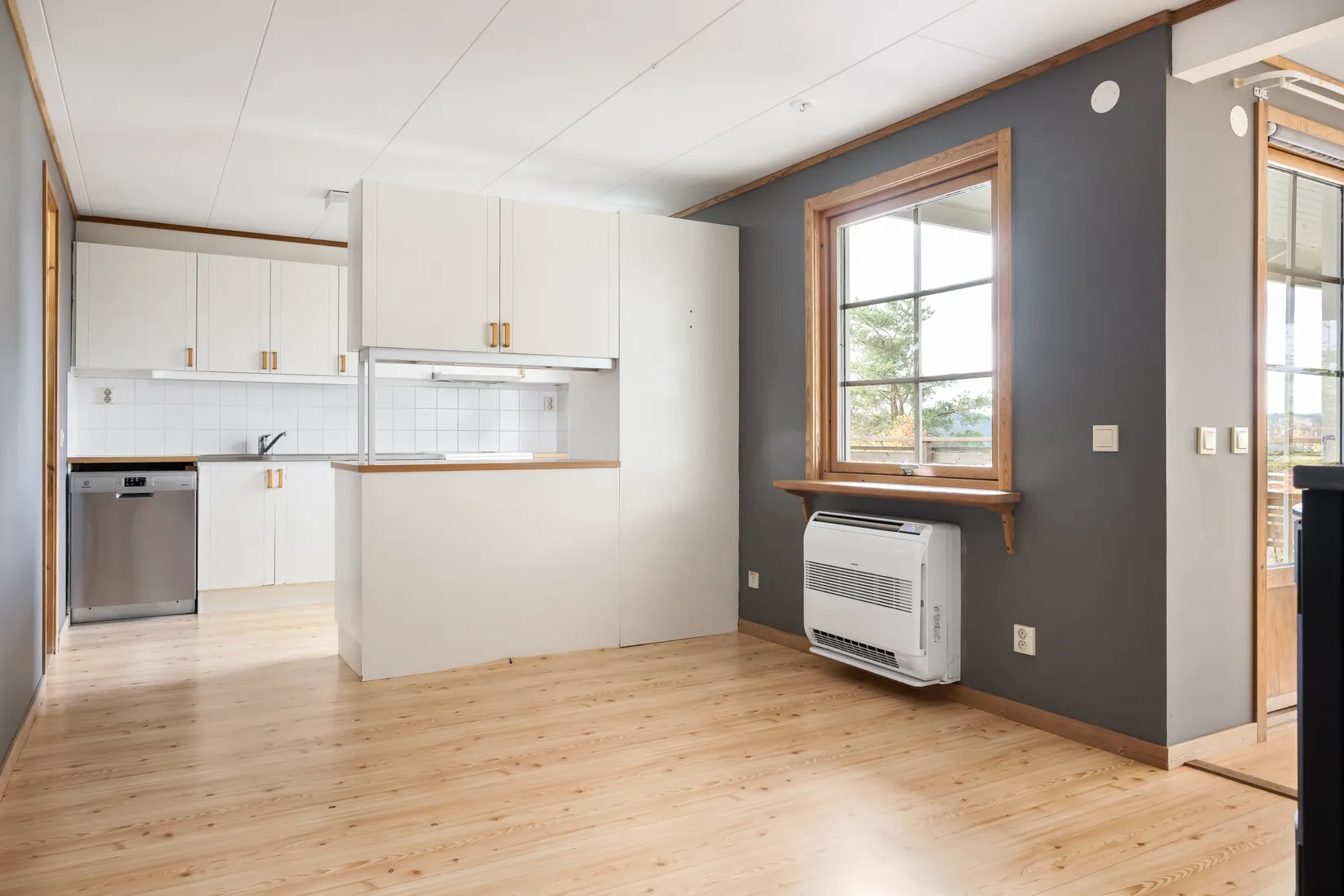 Villa, Kömneviksvägen 9, Kömnevik vid sjön Yxningen, Valdemarsvik