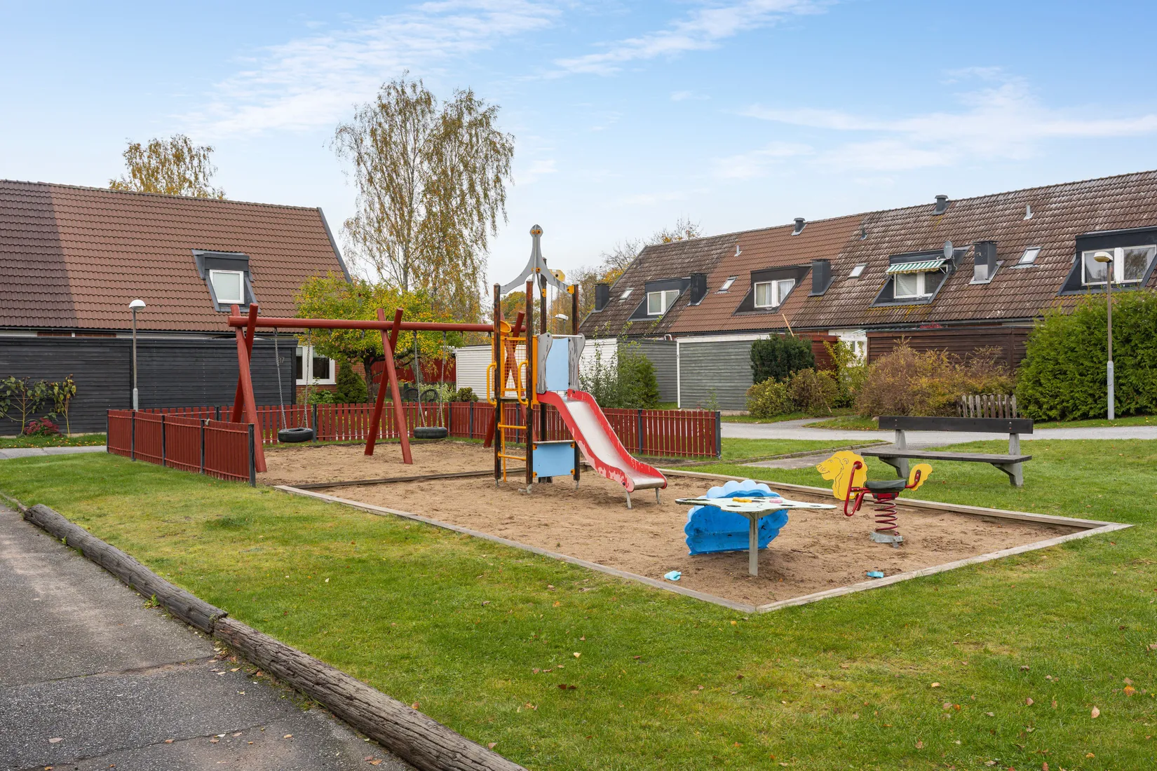 Radhus, Stinsvägen 33, Hovsta, Örebro