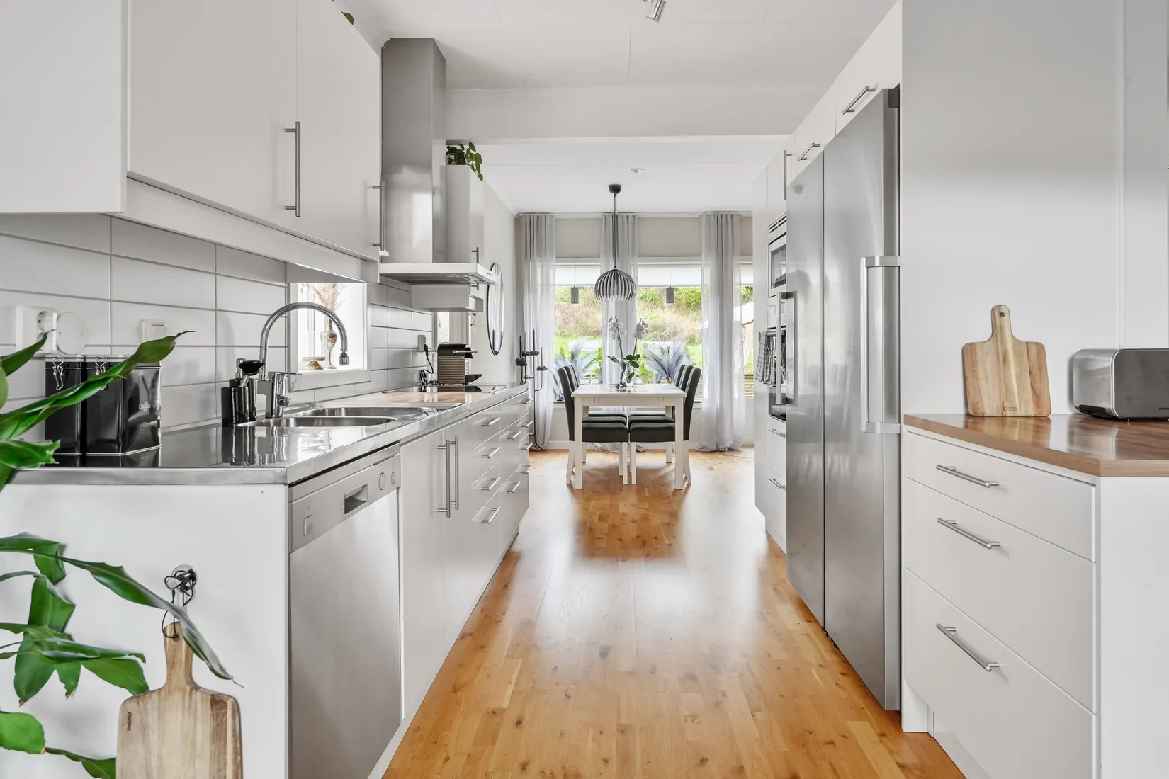 Radhus, Frisells gata 2D, Sanda Ängar, Upplands Väsby