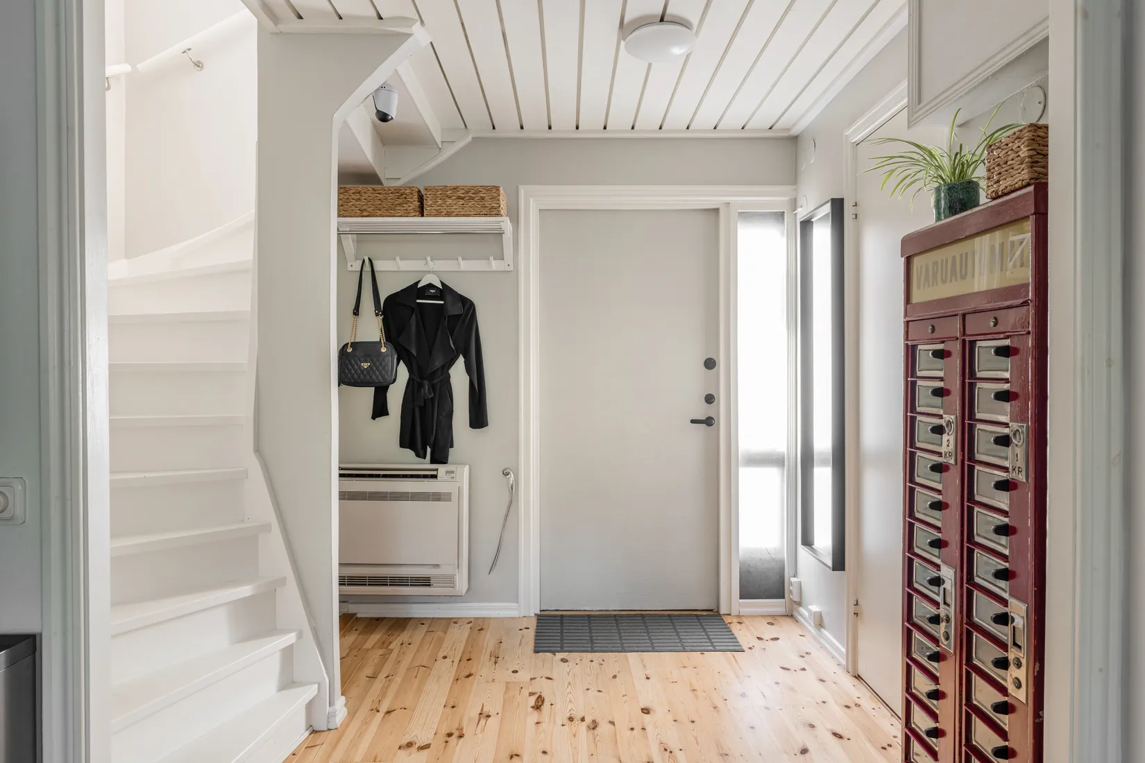 Radhus, ALBERT MÅLARES VÄG 16E, Täby kyrkby, Täby