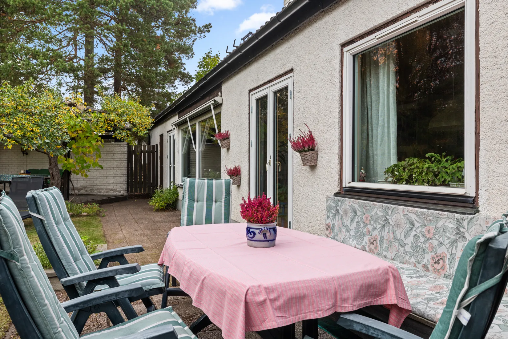 Villa, Körsbärsvägen 19, Centrum/Fårdala, Tyresö