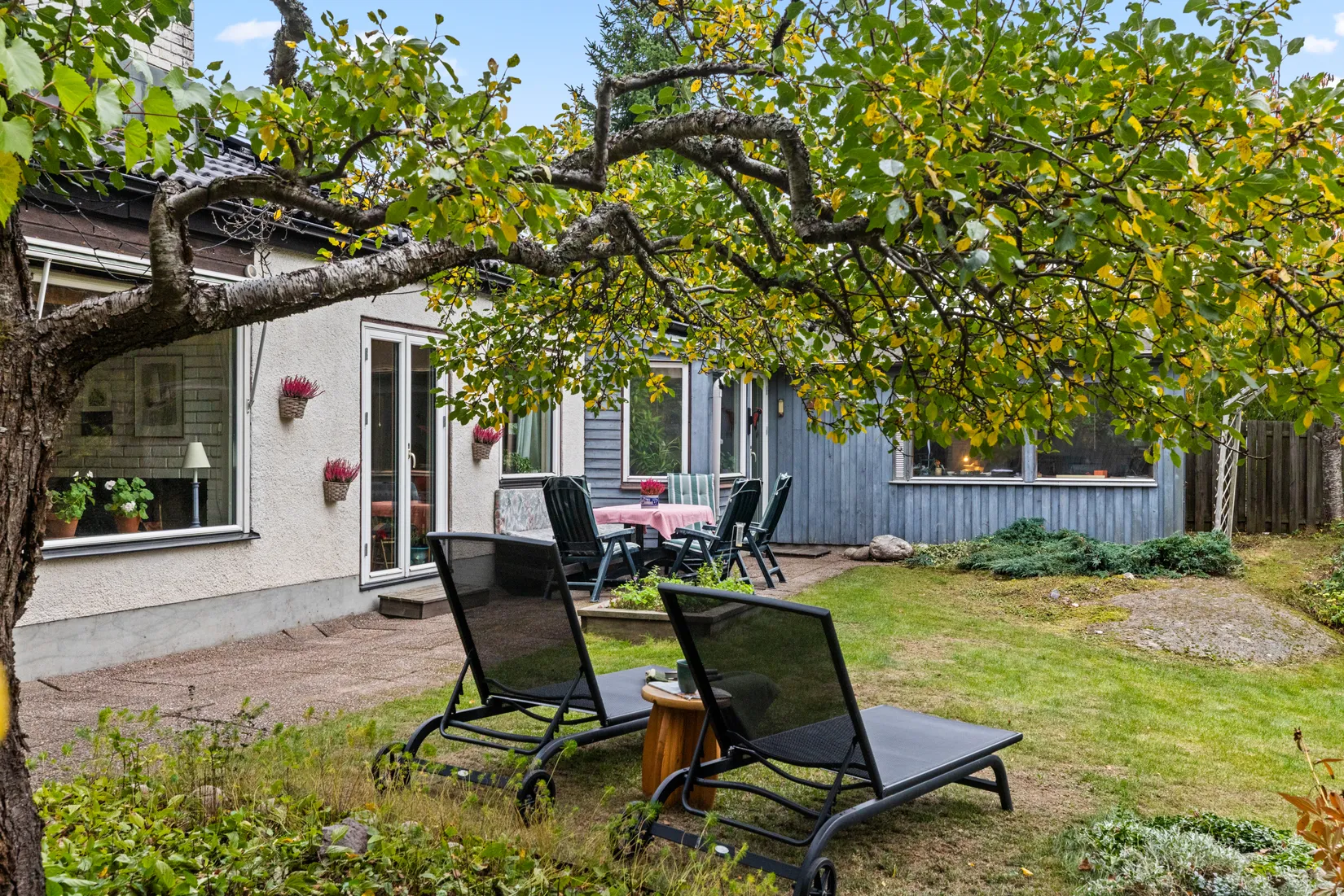 Villa, Körsbärsvägen 19, Centrum/Fårdala, Tyresö