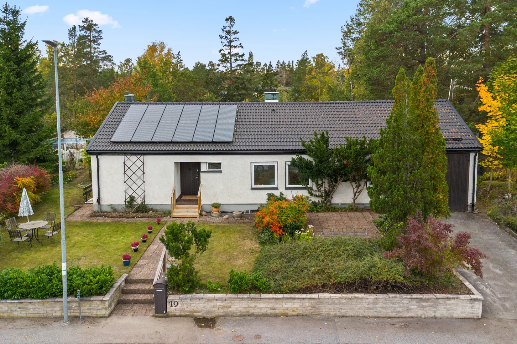 Villa, Körsbärsvägen 19, Centrum/Fårdala, Tyresö
