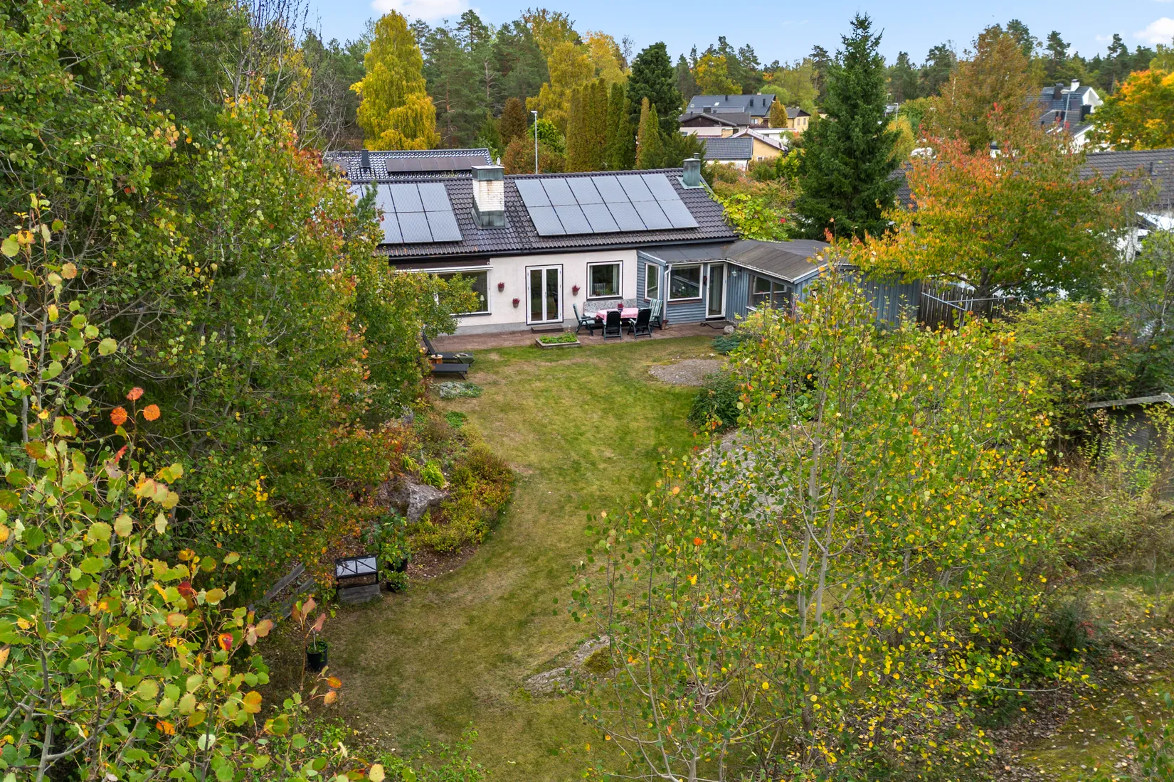 Villa, Körsbärsvägen 19, Centrum/Fårdala, Tyresö