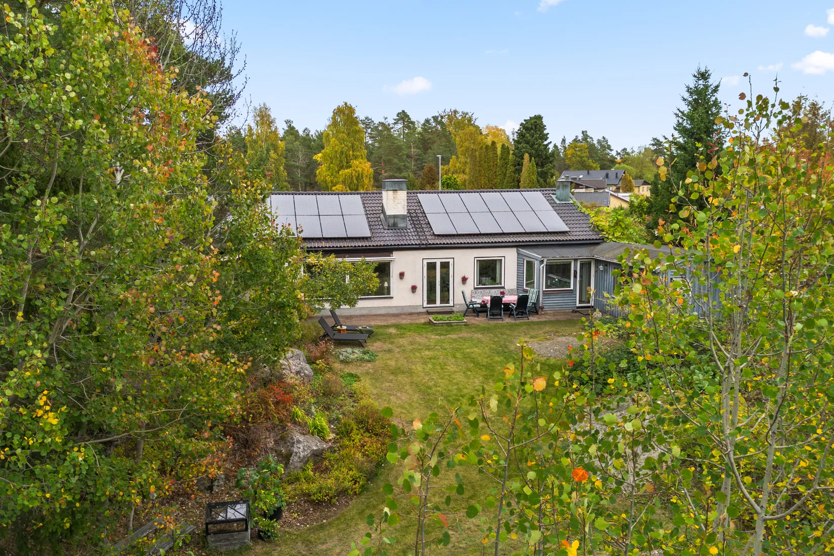 Villa, Körsbärsvägen 19, Centrum/Fårdala, Tyresö