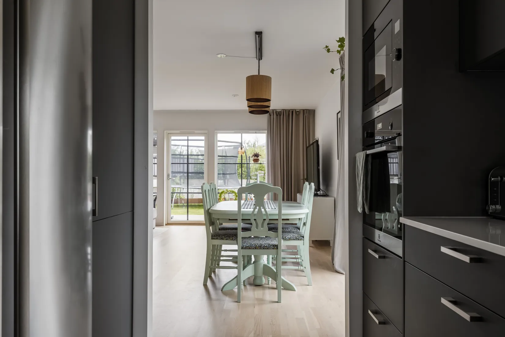 Radhus, Hasselbacksvägen 5E, Lanna, Lekeberg