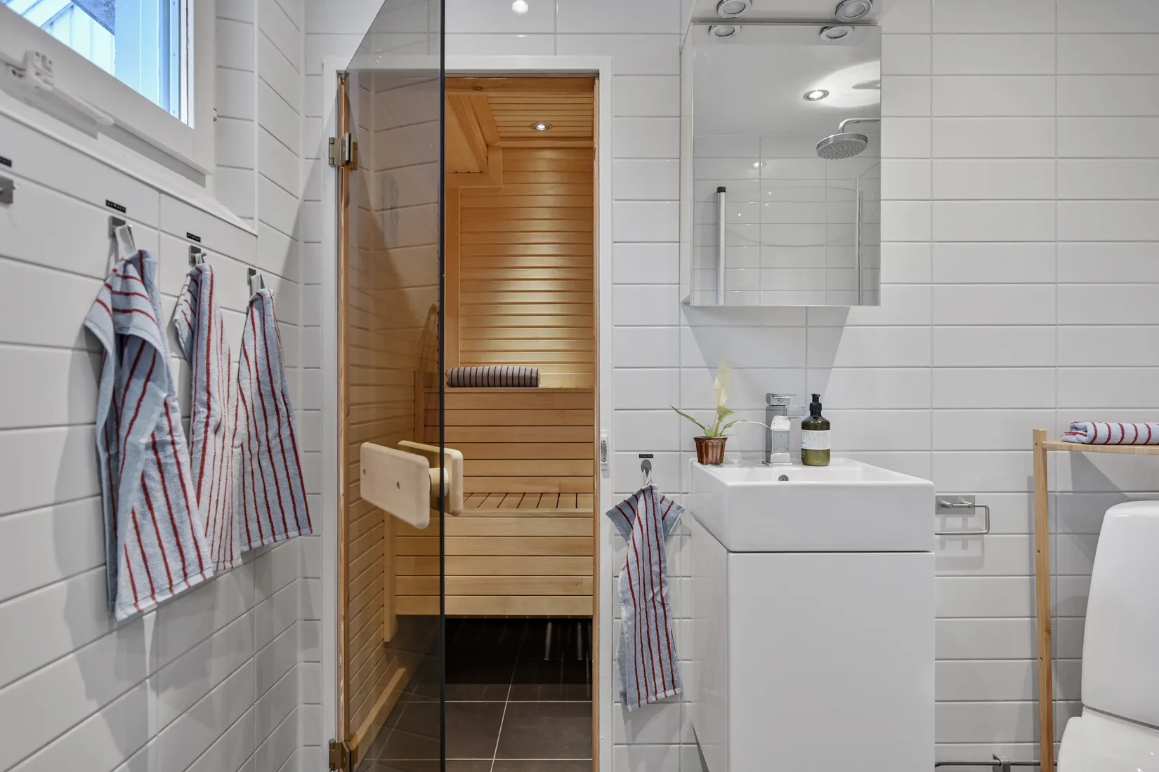 Radhus, Starrgränd 24, Viby, Sollentuna