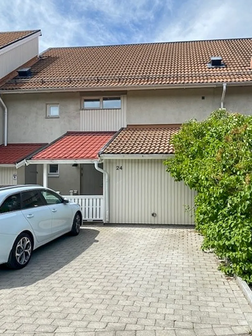 Radhus, Starrgränd 24, Viby, Sollentuna