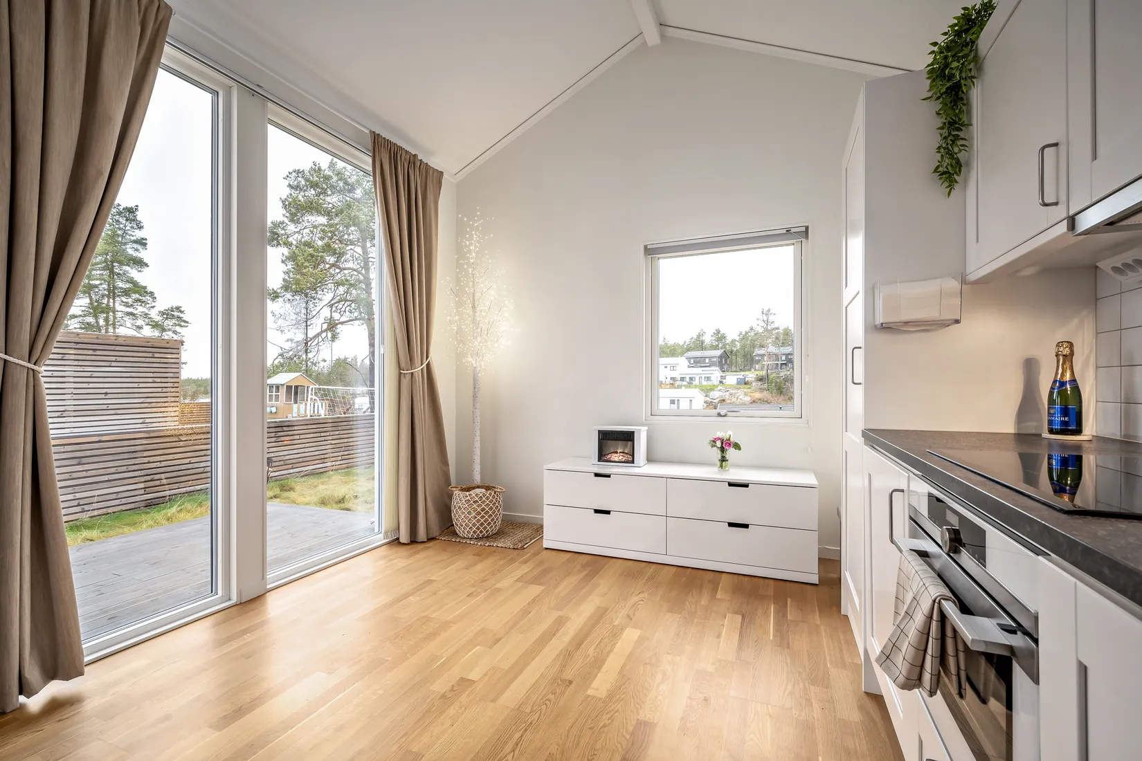 Radhus, Klavebacken 21C, Länna, Huddinge