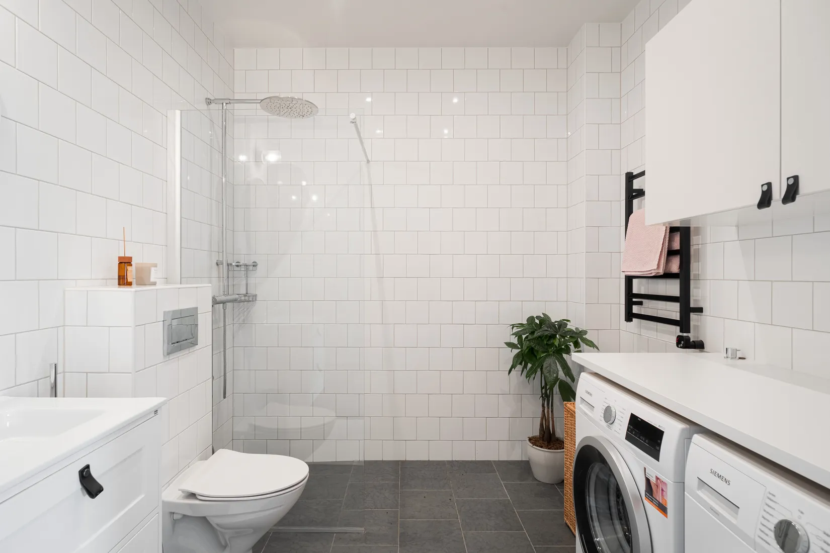 Radhus, Rådans gårdsväg 39, Silverdal, Sollentuna