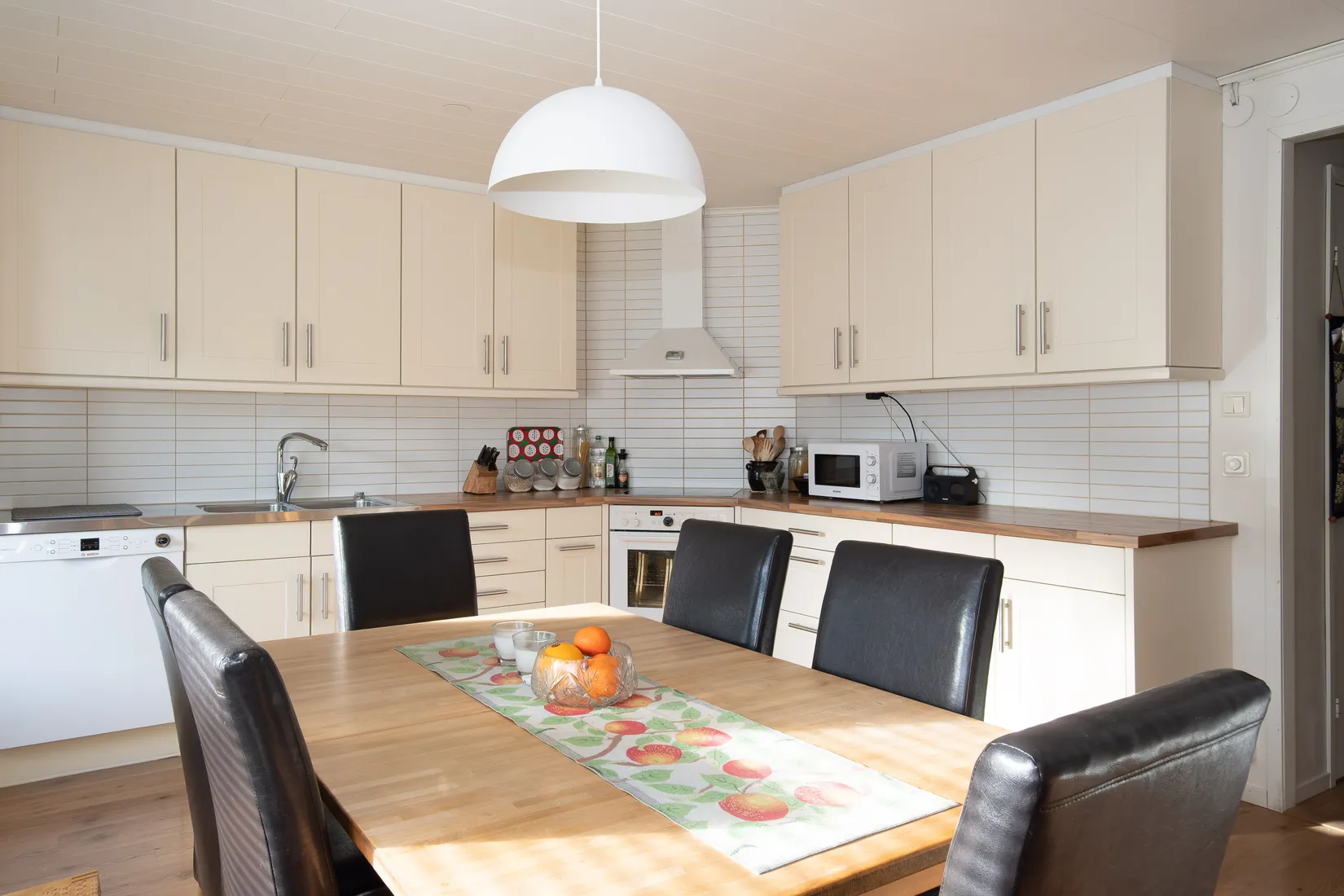 Villa, Liegatan 18, Hammarby, Västerås
