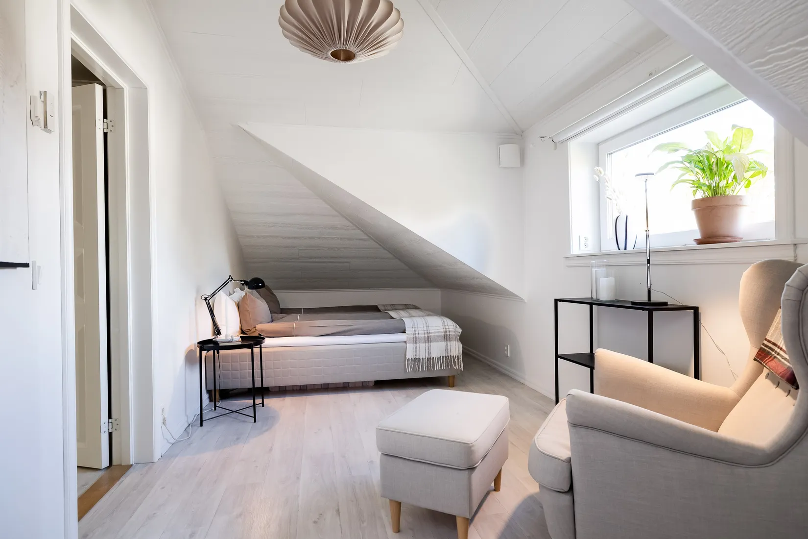Villa, Gamla Hjälmarvägen 10, Ekeby-Almby, Örebro