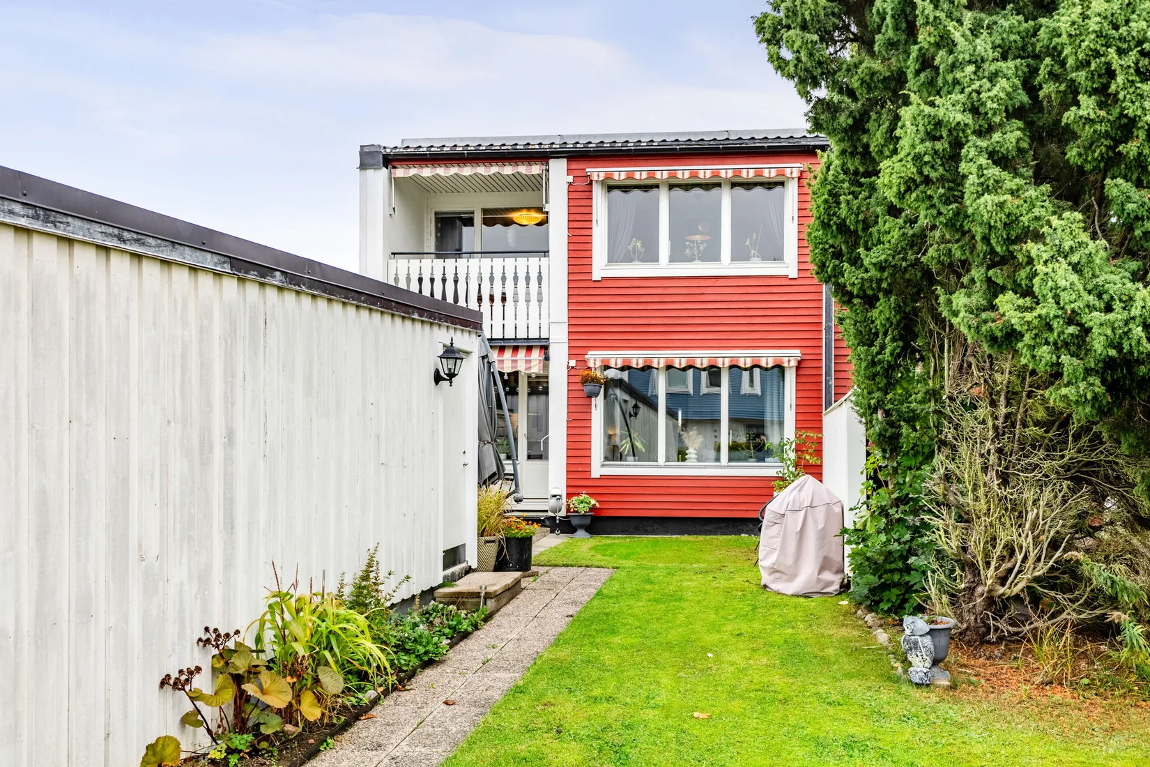 Radhus, Ringensons väg 6A, Johannisdal, Köping
