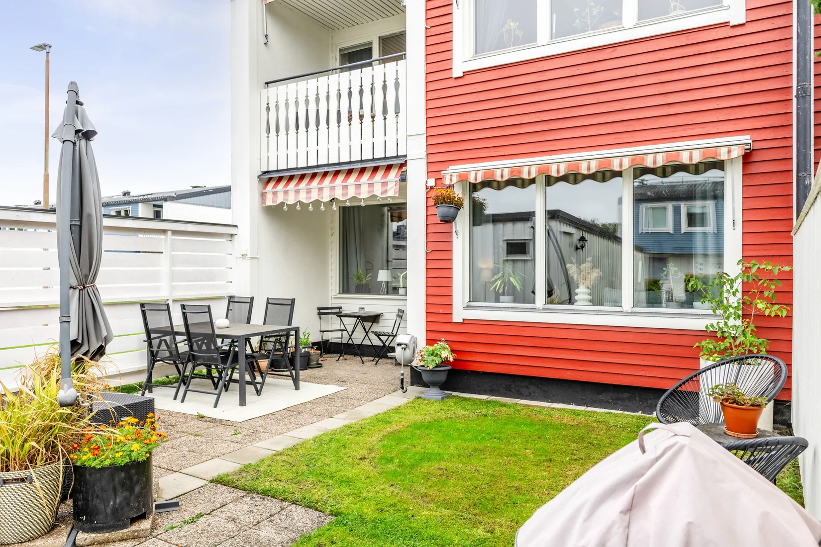 Radhus, Ringensons väg 6A, Johannisdal, Köping