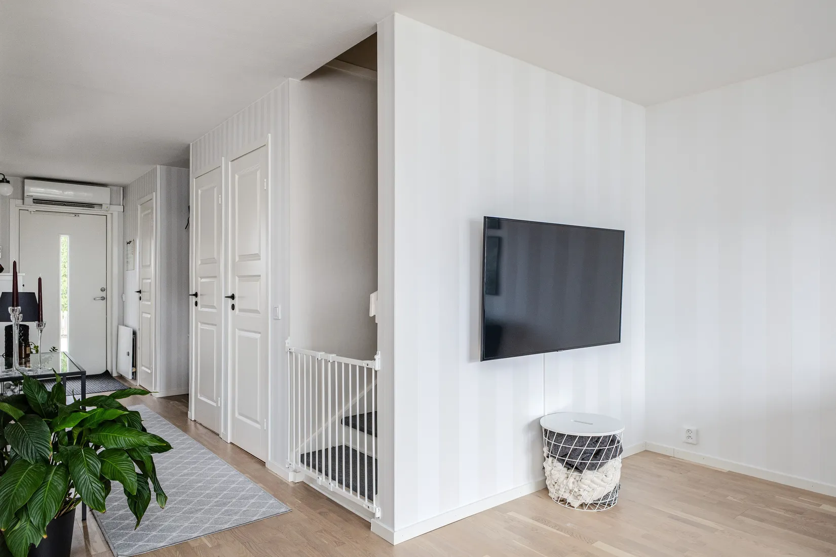 Radhus, Ringensons väg 6A, Johannisdal, Köping