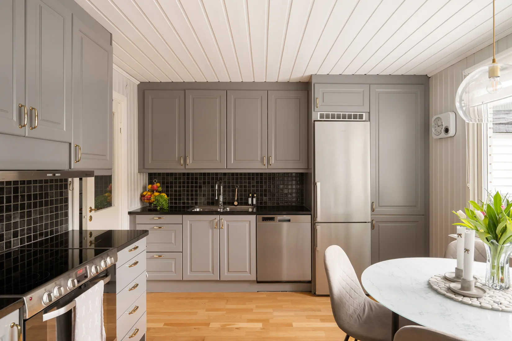 Radhus, Linvägen 21, Väsby, Ekerö