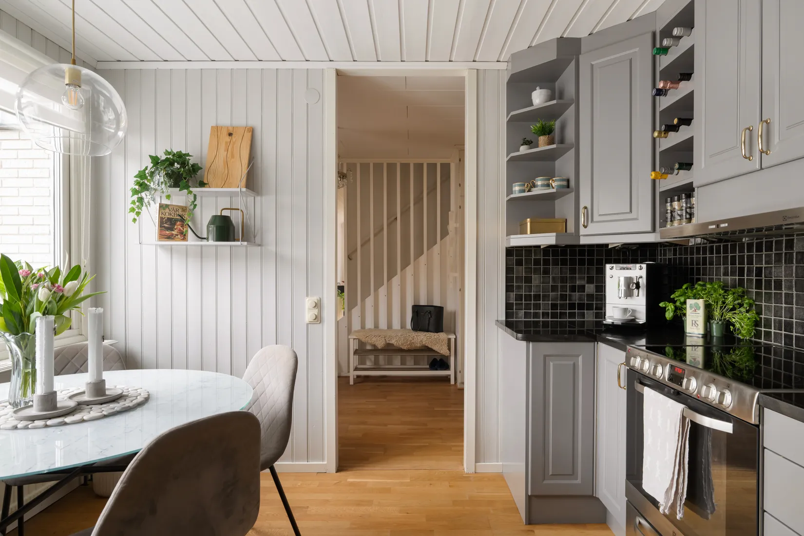 Radhus, Linvägen 21, Väsby, Ekerö