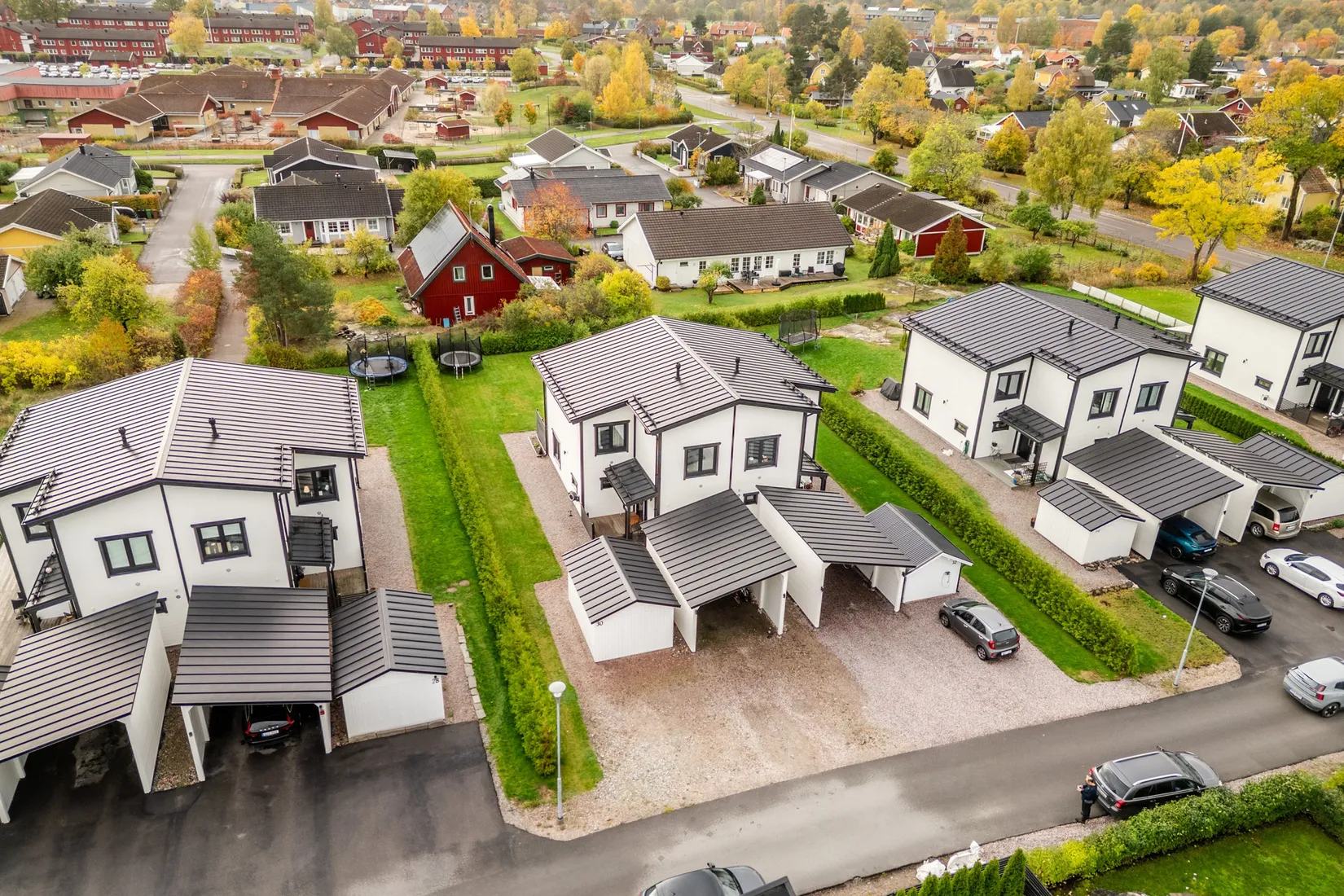 Radhus, Alphyddevägen 30, Ladubacksgärdet, Arboga