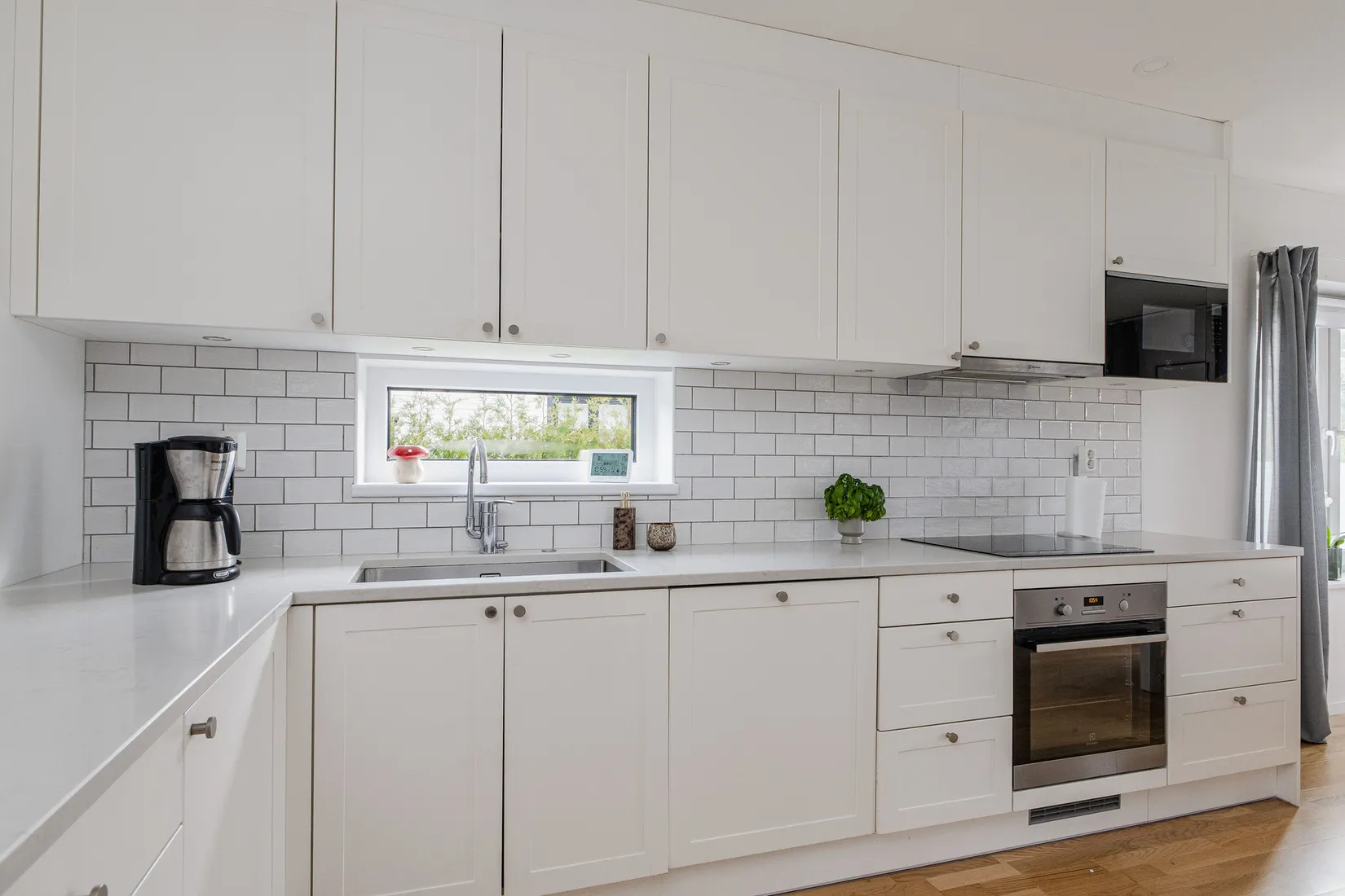 Radhus, Alphyddevägen 30, Ladubacksgärdet, Arboga