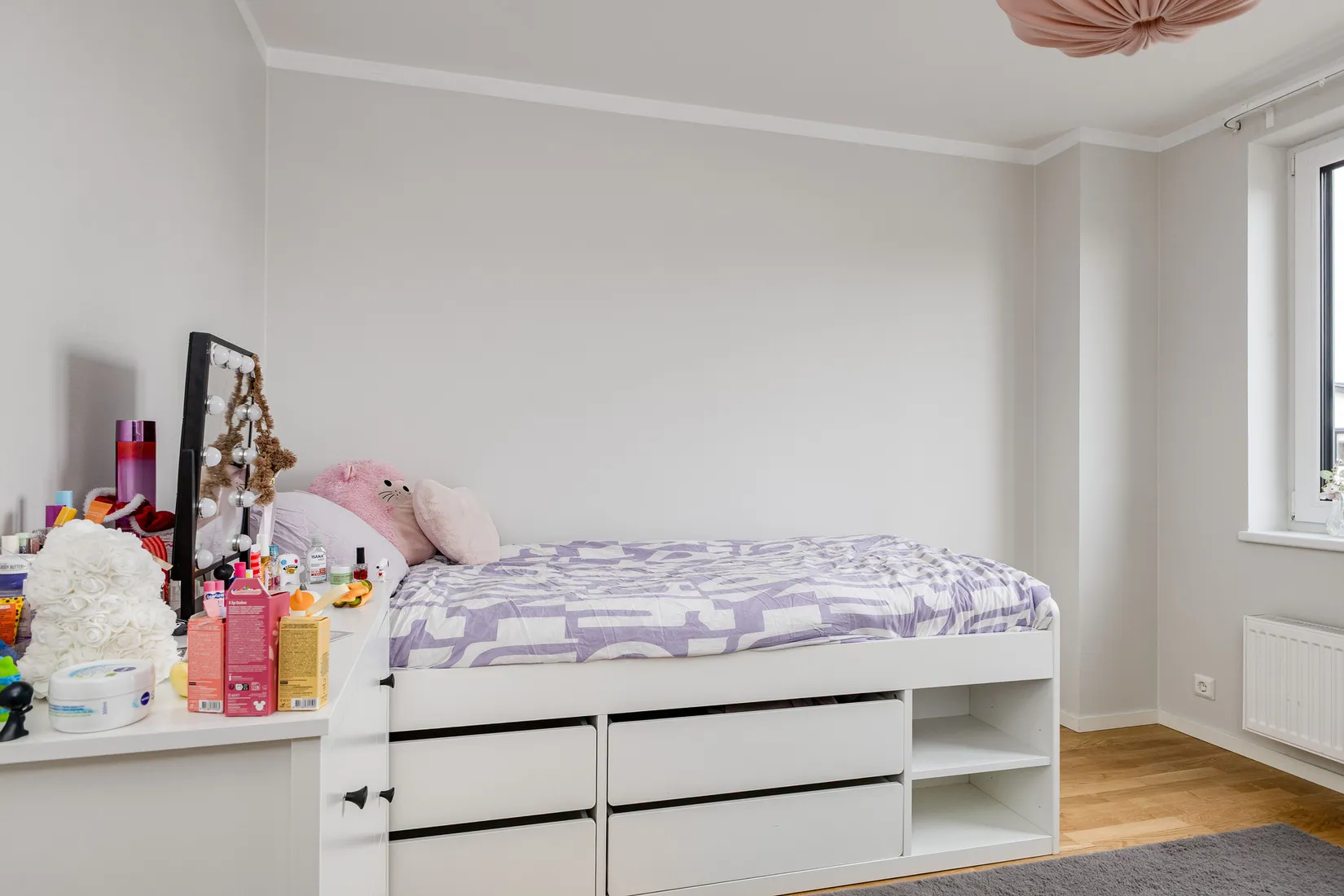 Radhus, Alphyddevägen 30, Ladubacksgärdet, Arboga