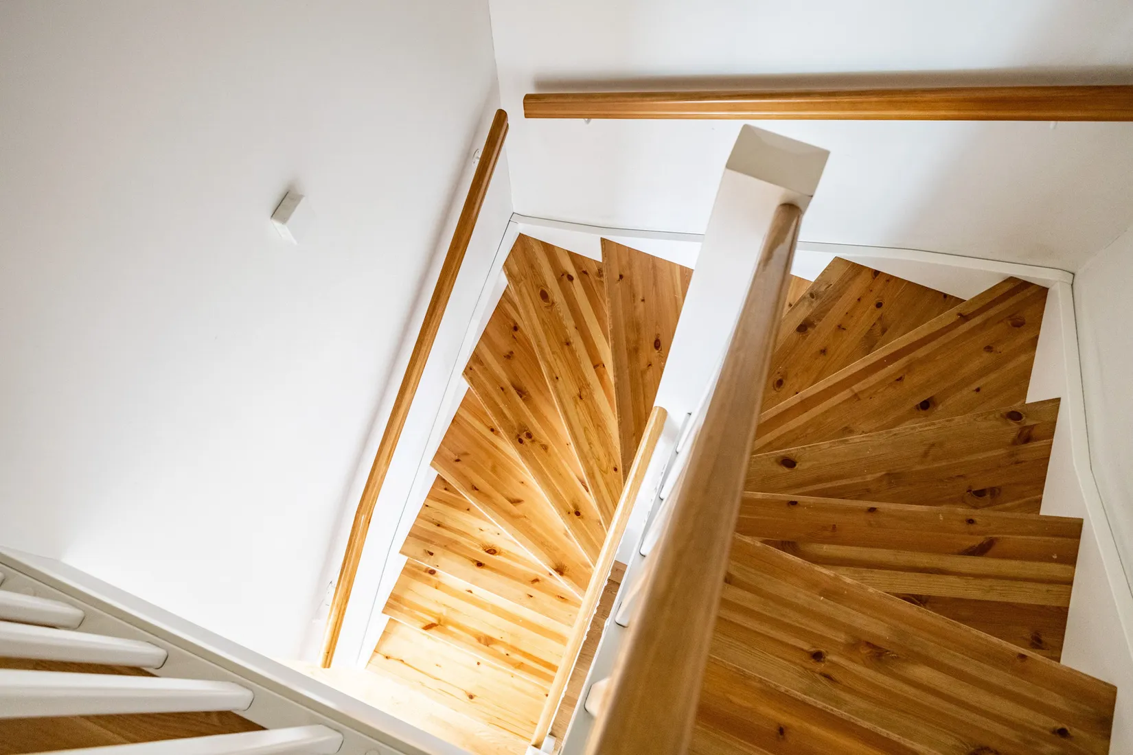 Radhus, Alphyddevägen 30, Ladubacksgärdet, Arboga