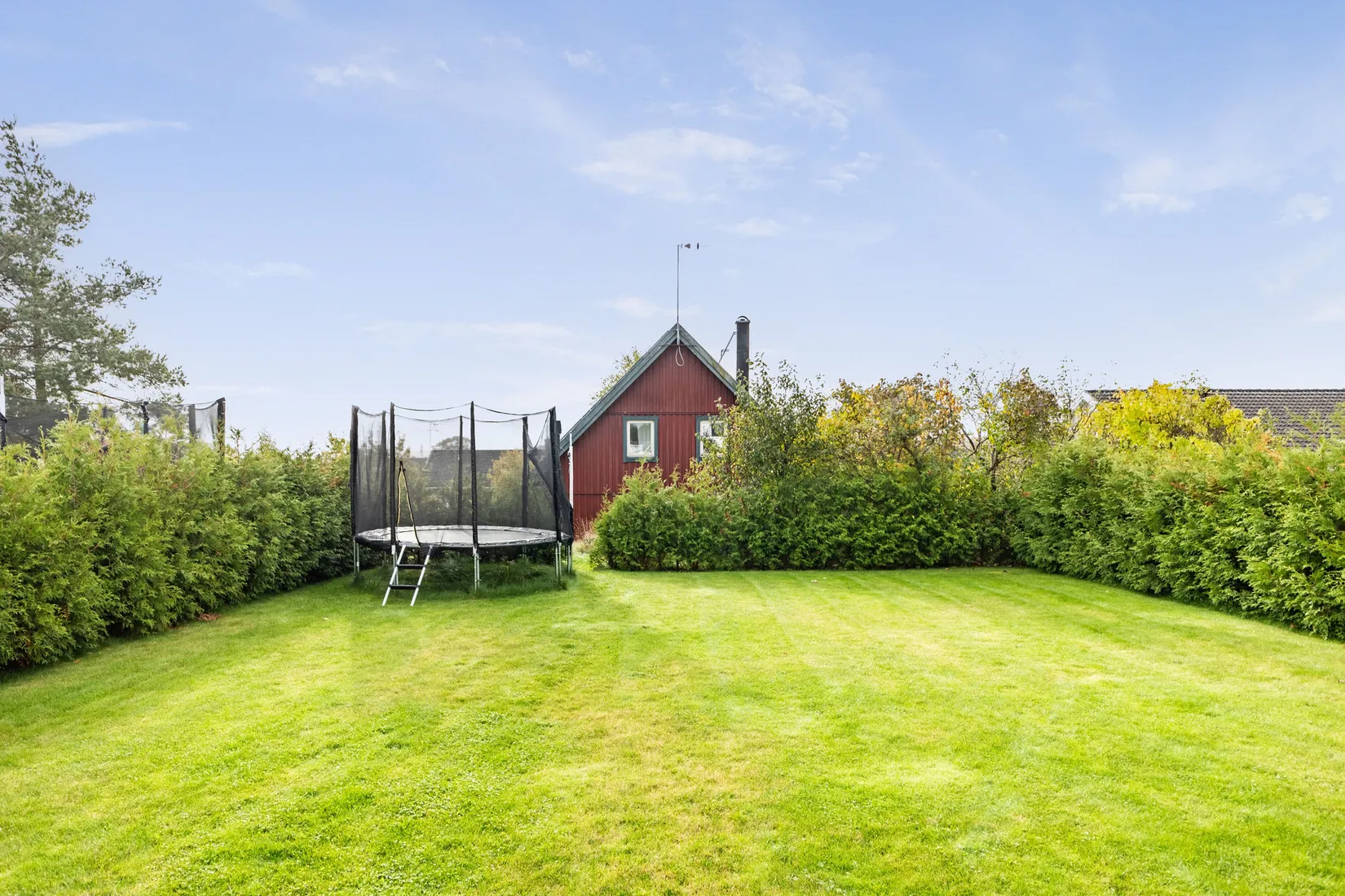 Radhus, Alphyddevägen 30, Ladubacksgärdet, Arboga