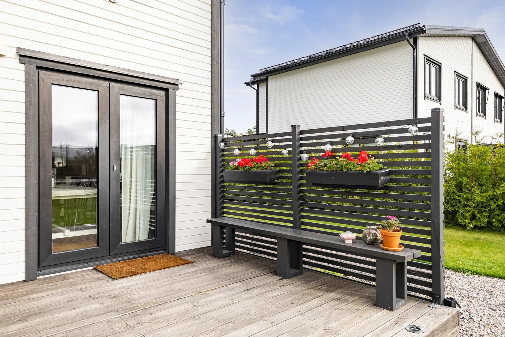 Radhus, Alphyddevägen 30, Ladubacksgärdet, Arboga