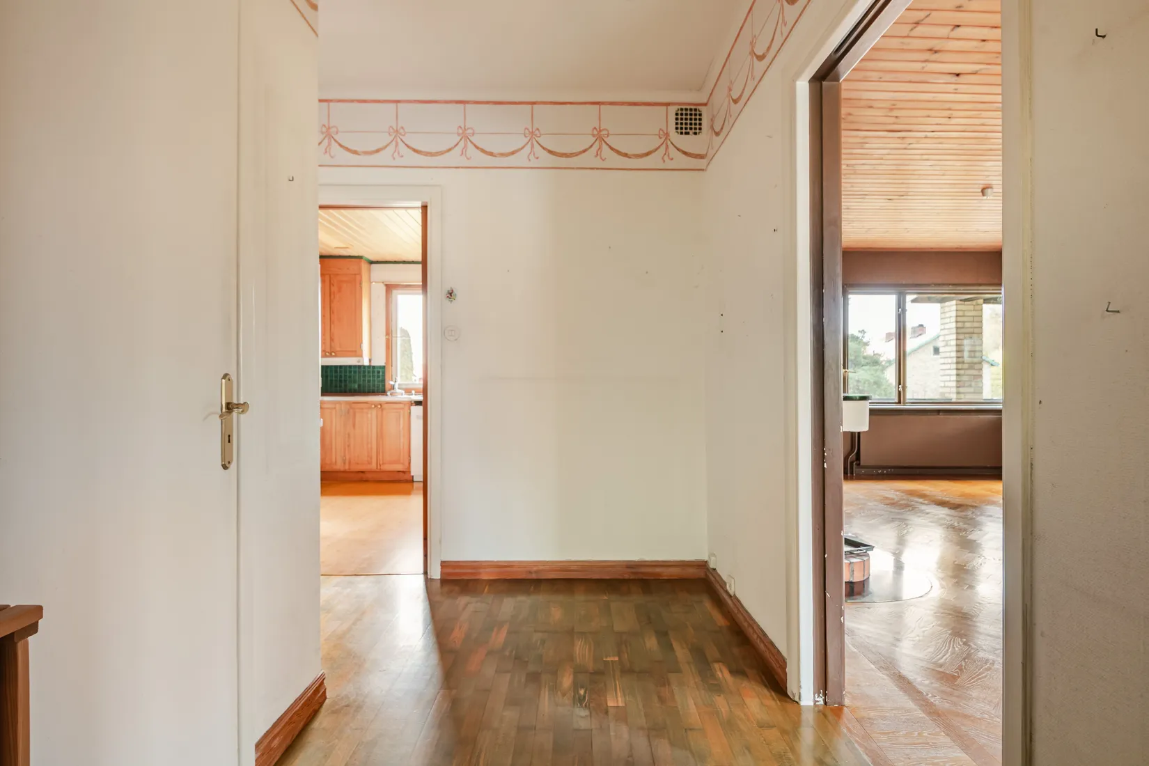 Villa, Rödfärgsvägen 10, Centralt, Daglöstäkten, Falun