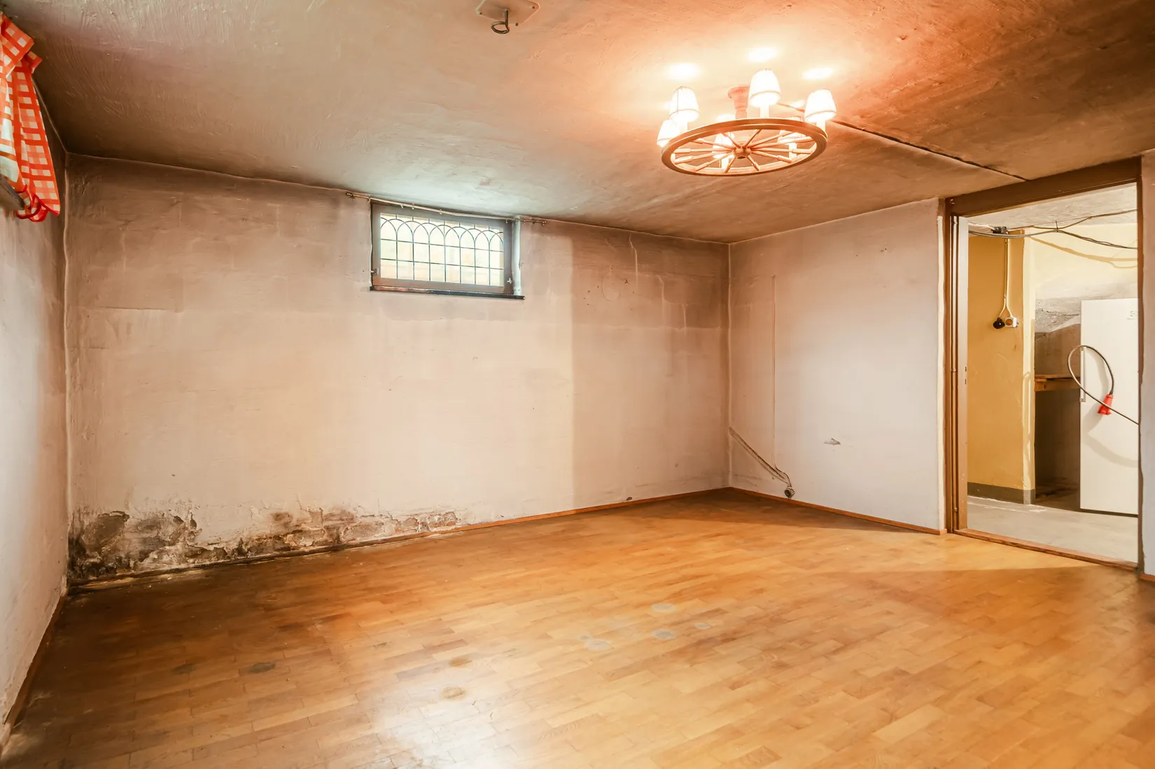 Villa, Rödfärgsvägen 10, Centralt, Daglöstäkten, Falun