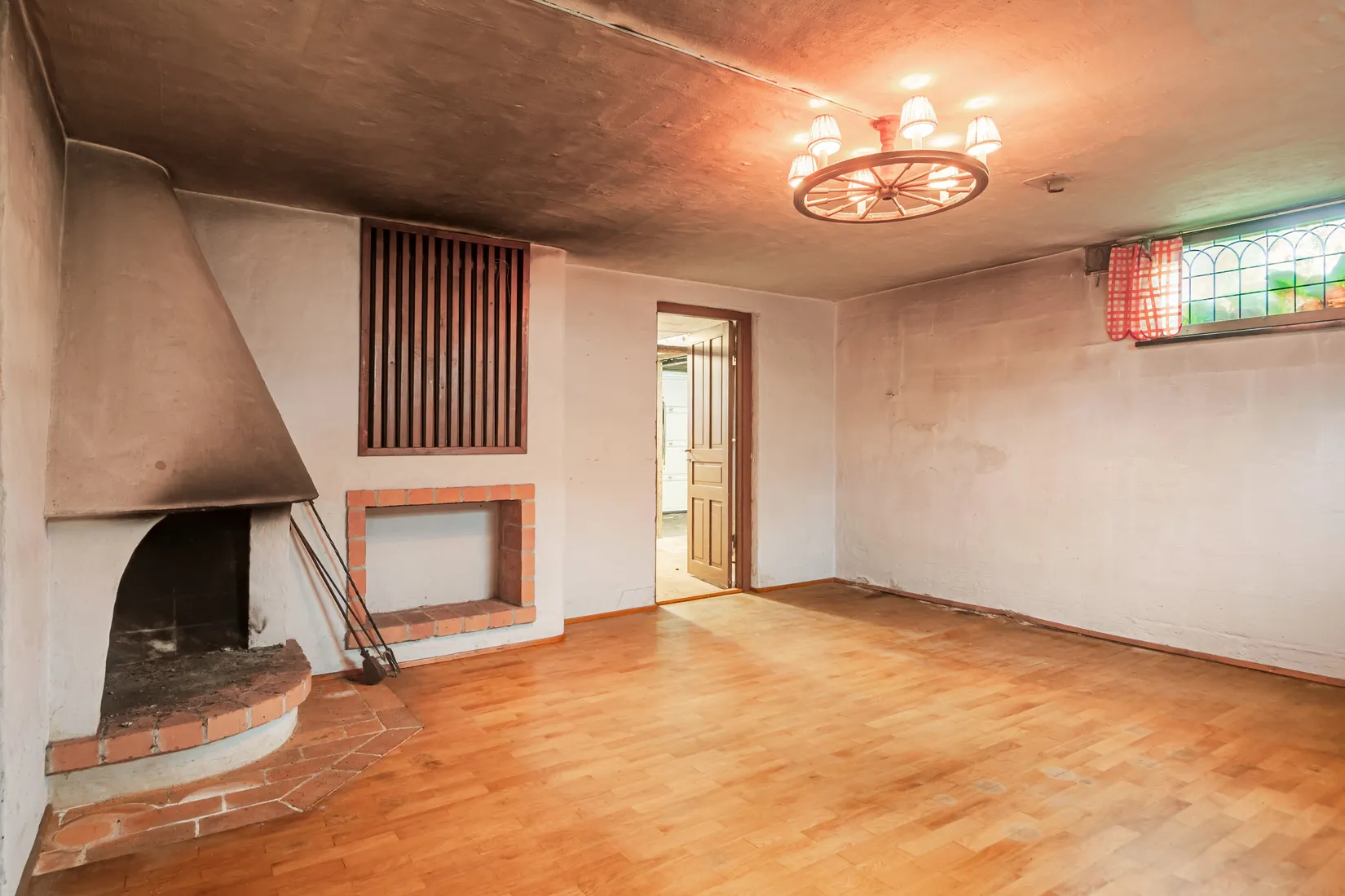 Villa, Rödfärgsvägen 10, Centralt, Daglöstäkten, Falun